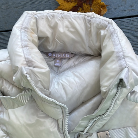 Athleta Ivory Banner Peak Down  Puffer Vest - Picture 2 of 5